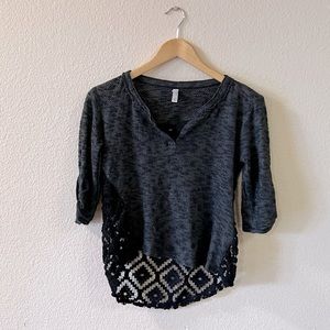 Gray top with black crochet diamonds on the back, Size S/P